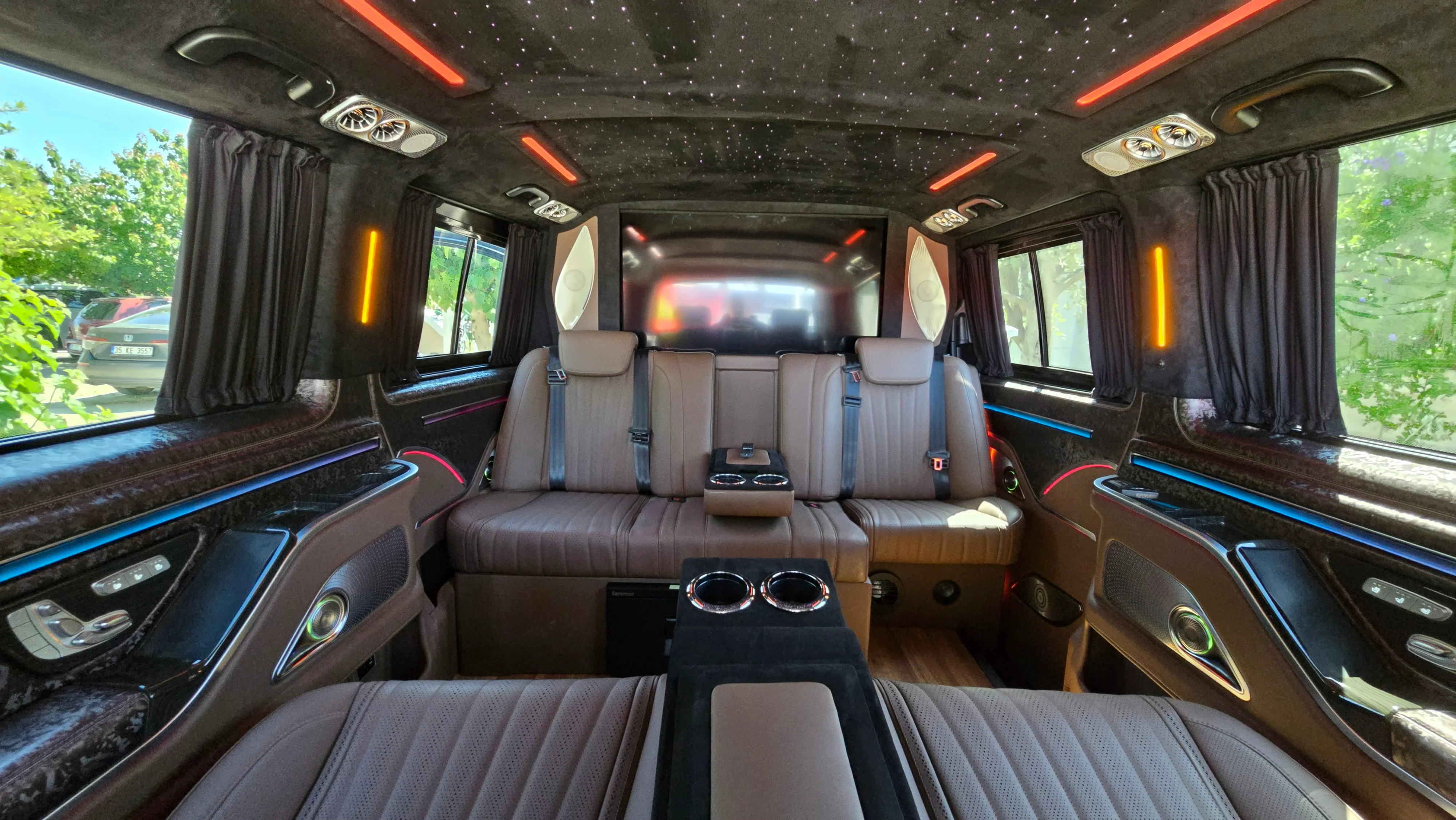 Havalimanı VIP transfer için Mercedes Vito araç