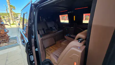 Mercedes Vito mit Fahrer für den VIP-Transferservice