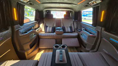 Innenansicht des Mercedes Vito VIP Transferfahrzeugs