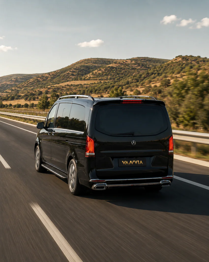 Der Mercedes-Benz Vito VIP auf dem nach Norden führenden Autobahnkorridor